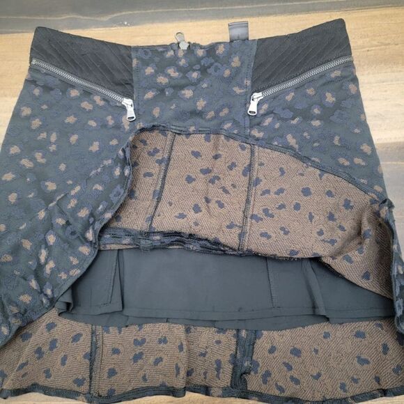 Marc by Marc Jacobs Blue Leopard Print Flared Mini Skirt Pleated Zippers Size 6 - Picture 6 of 10